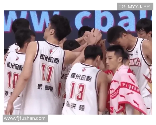 成都篮球队在选拔赛中以69分稳居积分榜首位展现强劲实力