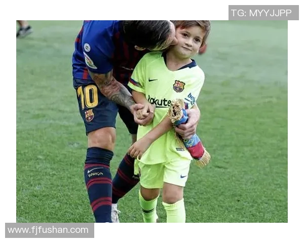 足球明星与青梅竹马携手共度人生开启幸福新篇章