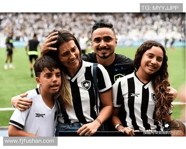 长发足球明星的魅力与风采解析,探索他们在赛场内外的独特风格与个性 长发足球明星的魅力与风采解析,探索他们在赛场内外的独特风格与个性